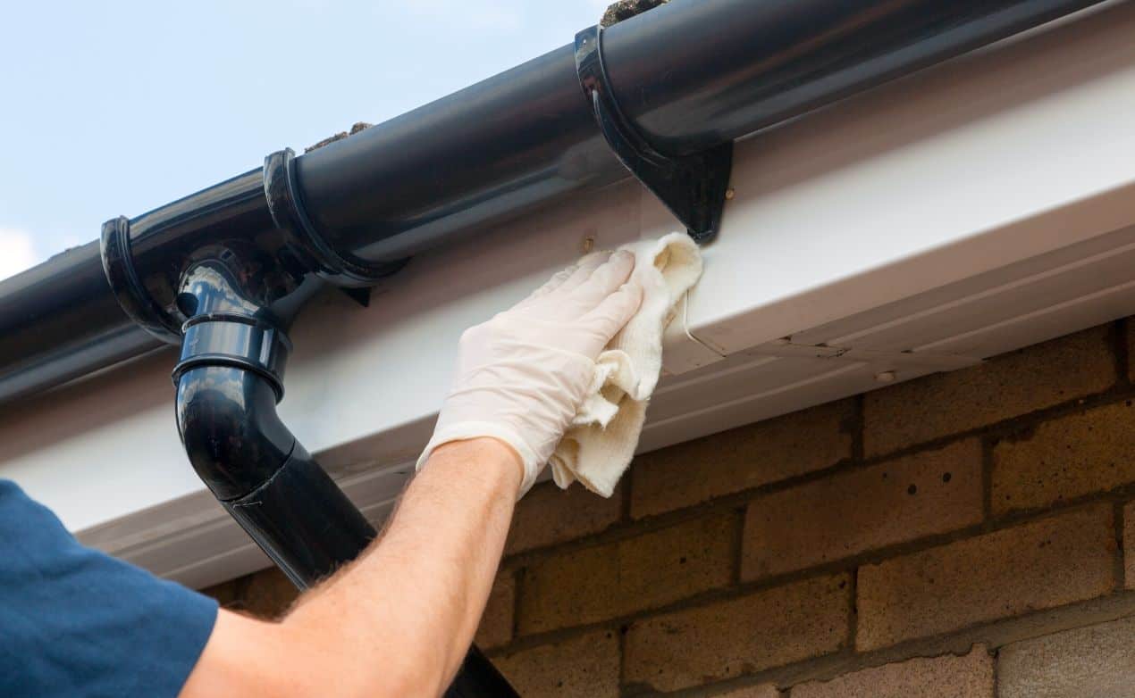 Gutter service Gutter service